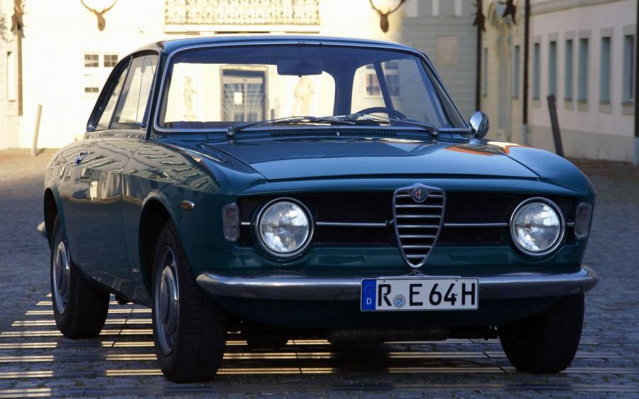 Alfa Romeo GT 1300 Junior (105) '1968 - 70